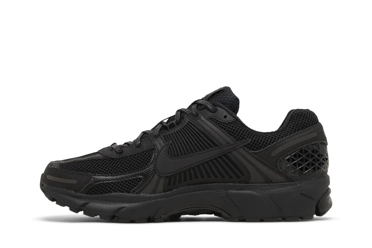 Nike Zoom Vomero 5 'Triple Black'
